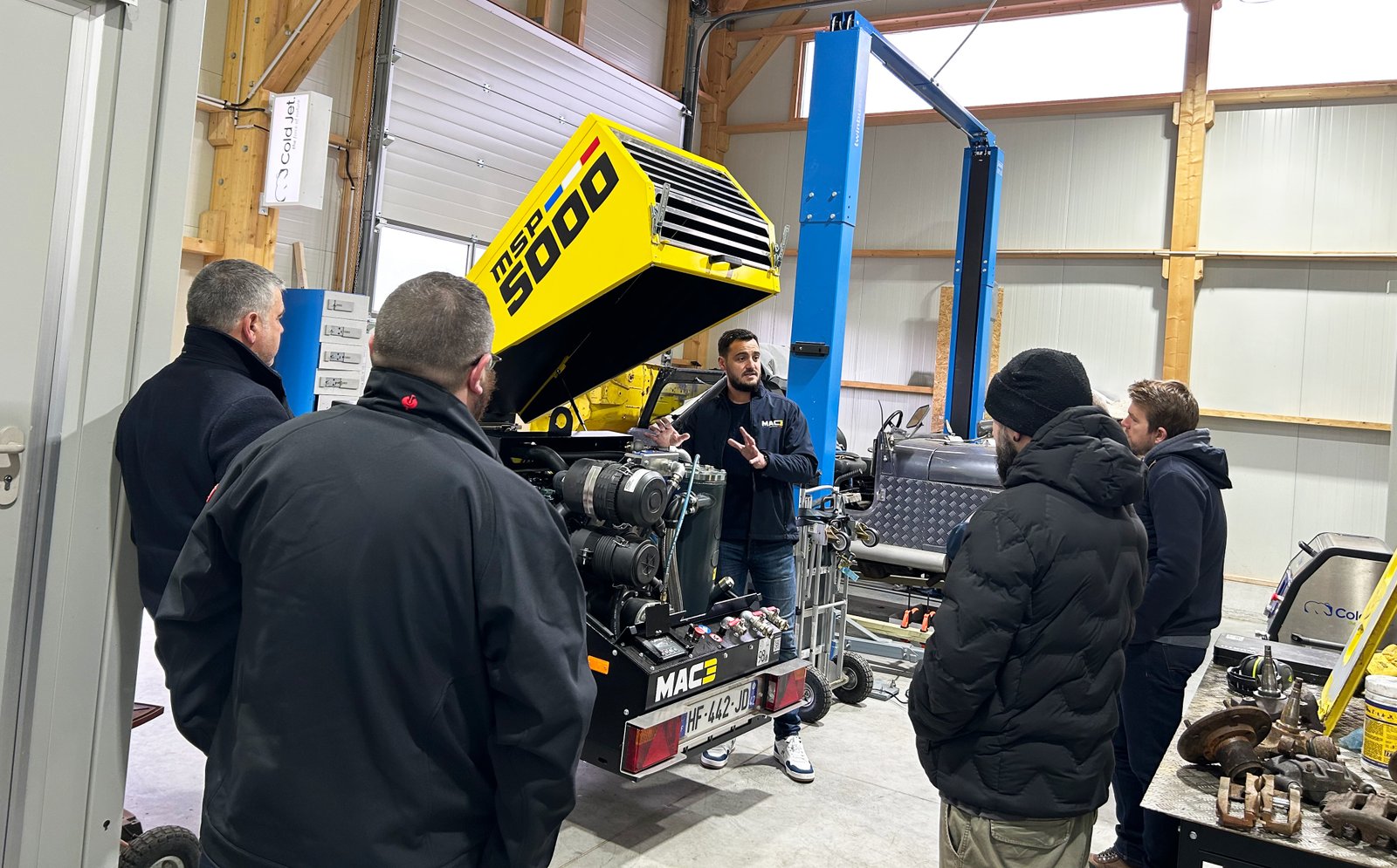 Présentation technique d'un compresseur d'air MAC3 MSP 5000 utilisé pour l'alimentation de machines de nettoyage cryogénique Cold Jet.